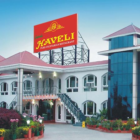 Gajraula Haveli Resort Exterior photo